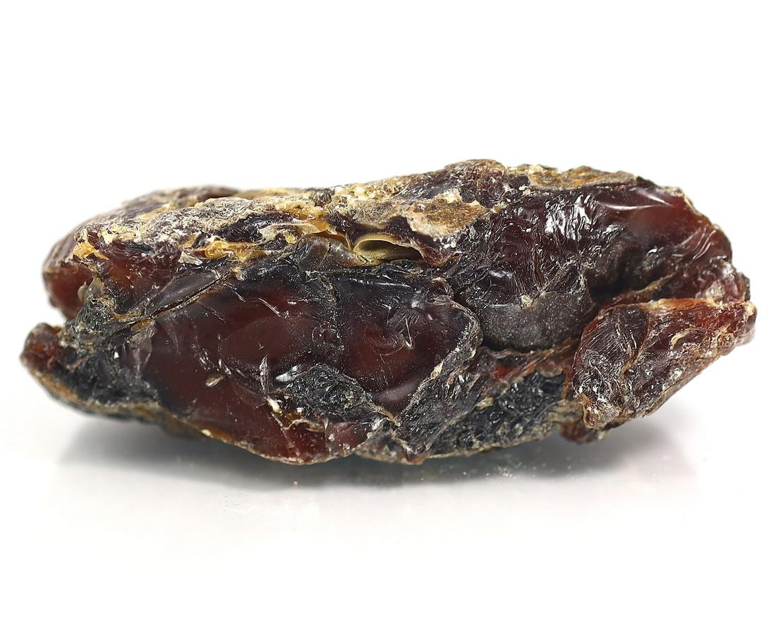 Collection of Amber Fossil Rough Specimen: Dimension: 3 5/32 inches Thousand Planet Auction House Season 2 Asian Treasure Hunt Auction, auction including Abstract Oil Painting, Sculptures & Carvings, Statues & Statuettes, Bust Carving, Signet