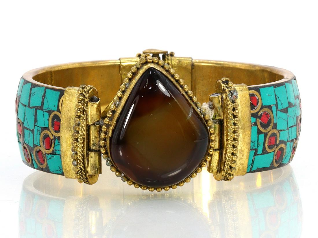 Antique Chinese Tibetan Turquoise Inlay Agate Bangle: Dimension: 2 63/64 inches Thousand Planet Auction House Season 2 Asian Treasure Hunt Auction, auction including Abstract Oil Painting, Sculptures & Carvings, Statues & Statuettes, Bust Carving, Signet