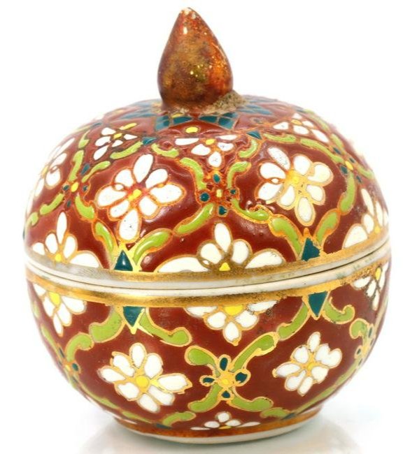 A Benjarong Covered Jar Painted With Floral: Dimension: 2 9/16 binches Thousand Planet Auction House Season 2 Asian Treasure Hunt Auction, auction including Abstract Oil Painting, Sculptures & Carvings, Statues & Statuettes, Bust Carving, Signet
