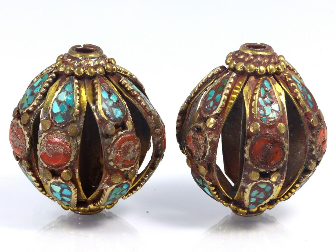 Two Chinese Tibetan Inlay Coral and Turquoise Bead Balls: Length: 1 29/64 inches Thousand Planet Auction House Season 2 Asian Treasure Hunt Auction, auction including Abstract Oil Painting, Sculptures & Carvings, Statues & Statuettes, Bust Carving, Signet Ri