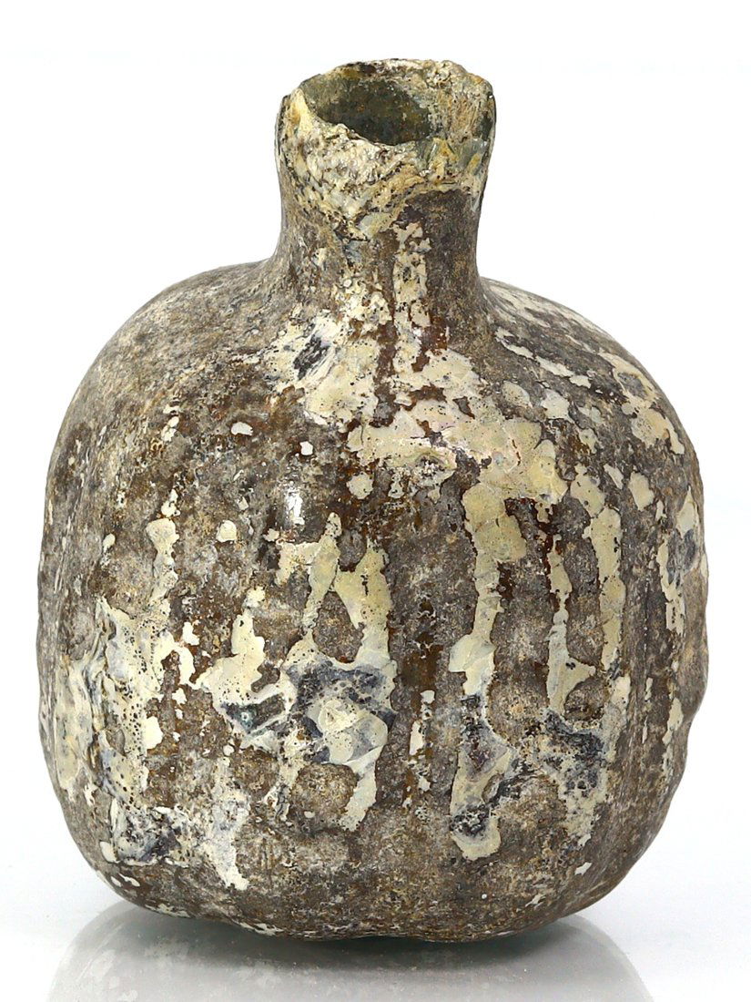 An Ancient Western Asiatic Roman Glass Unguentarium Flask Vessel Art Antique: Length: 1 31/32 inches Thousand Planet Auction House Season 2 Asian Treasure Hunt Auction, auction including Abstract Oil Painting, Sculptures & Carvings, Statues & Statuettes, Bust Carving, Signet Ri