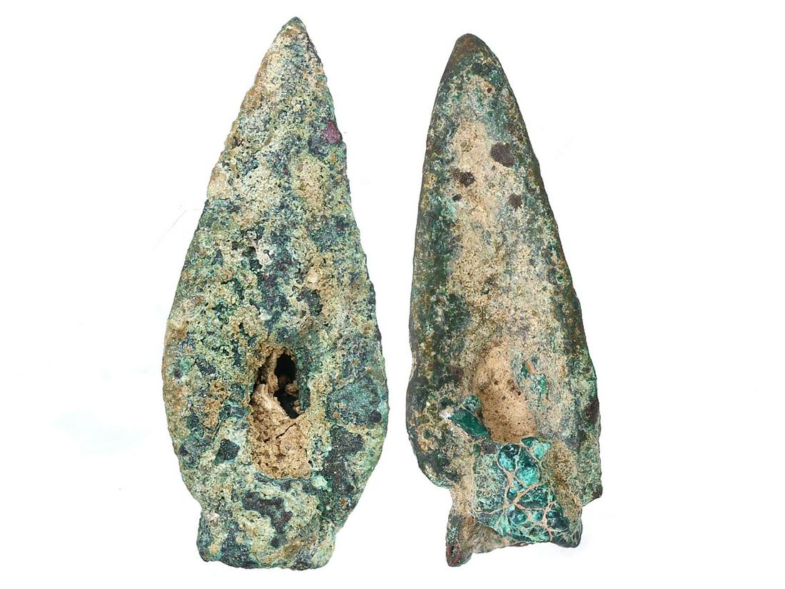 Ancient Roman Bronze Arrow Heads: Length: 24x8mm Thousand Planet Auction House Season 2 Asian Treasure Hunt Auction, auction including Abstract Oil Painting, Sculptures & Carvings, Statues & Statuettes, Bust Carving, Signet Rings, Vin