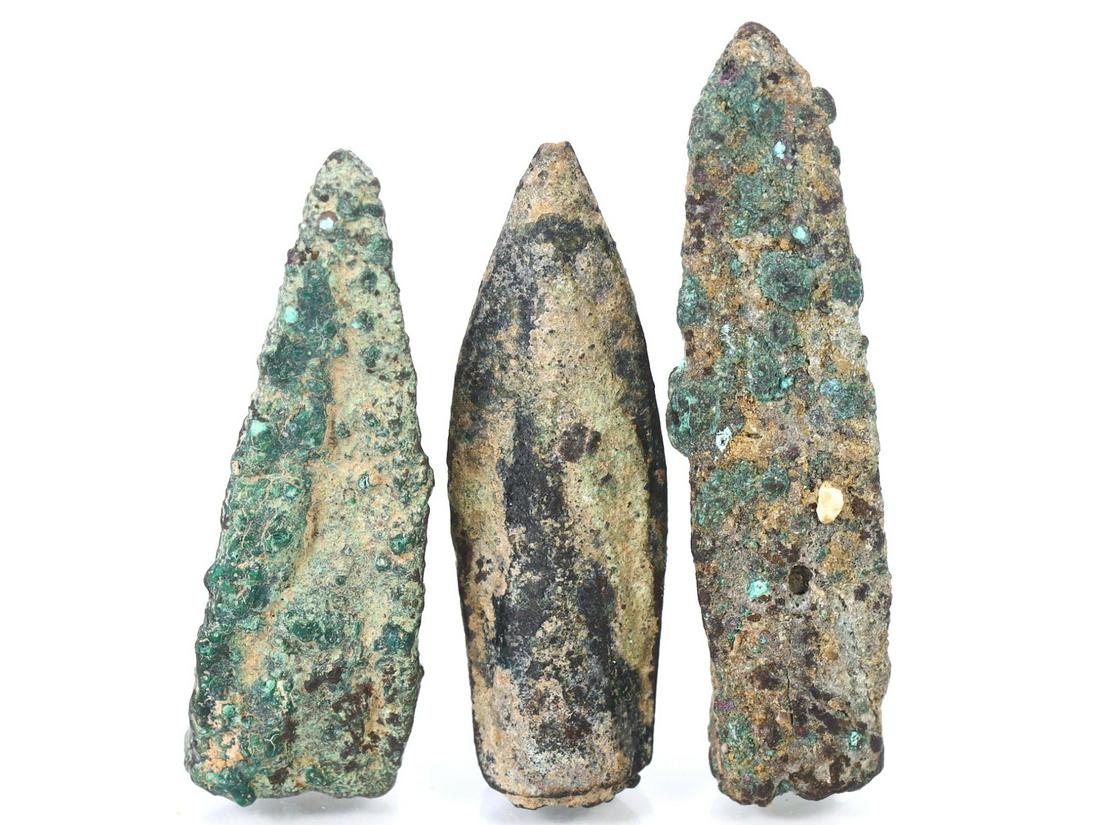 Ancient Roman Bronze Arrow Heads: Length: 28x6mm Thousand Planet Auction House Season 2 Asian Treasure Hunt Auction, auction including Abstract Oil Painting, Sculptures & Carvings, Statues & Statuettes, Bust Carving, Signet Rings, Vin
