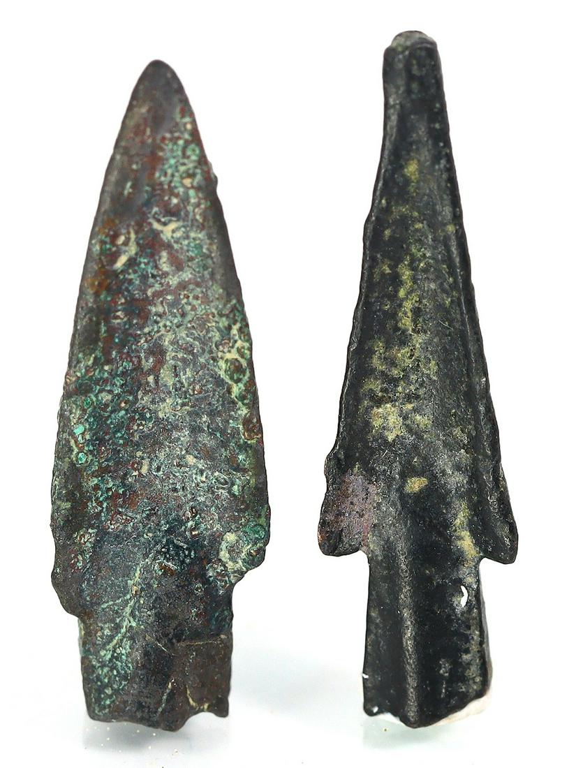 Ancient Roman Bronze Arrow Heads: Dimension: 27x7mm Thousand Planet Auction House Season 2 Asian Treasure Hunt Auction, auction including Abstract Oil Painting, Sculptures & Carvings, Statues & Statuettes, Bust Carving, Signet Rings,