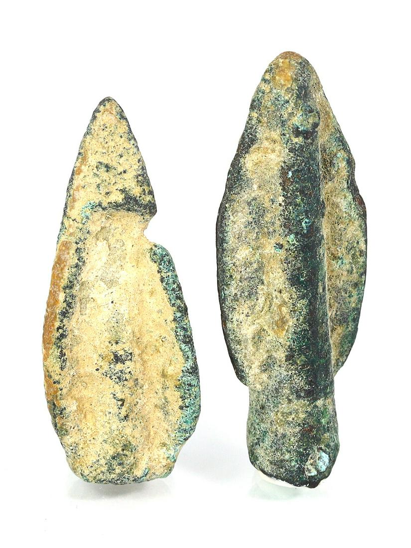 Ancient Roman Bronze Arrow Heads: Dimension: 26x10mm Thousand Planet Auction House Season 2 Asian Treasure Hunt Auction, auction including Abstract Oil Painting, Sculptures & Carvings, Statues & Statuettes, Bust Carving, Signet Rings,