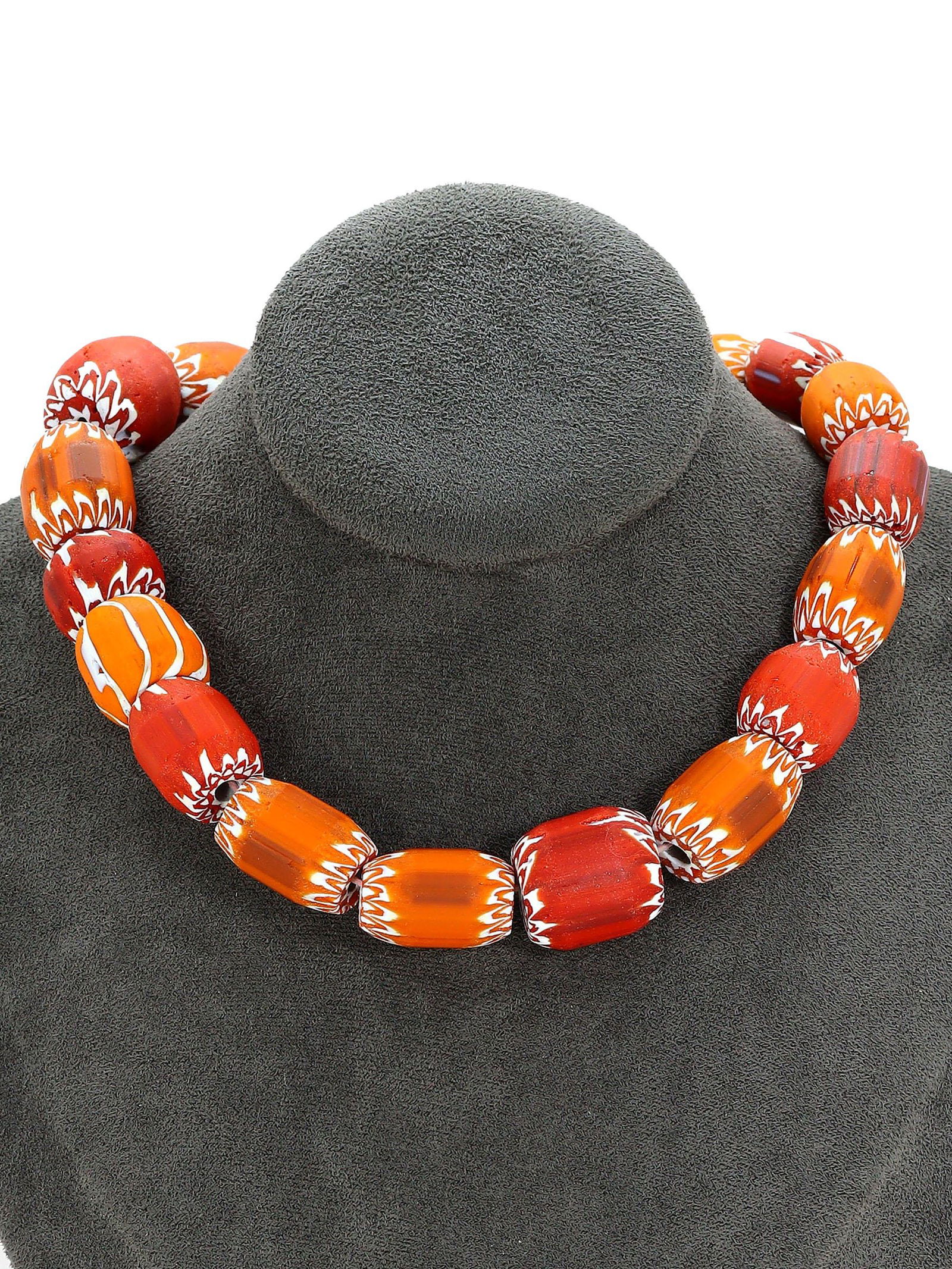 Murano Millefiori Glass Paperweights Venetian Art Glass Beads Necklace: Dimension: 17 21/64 inches Thousand Planet Auction House Season 2 Asian Treasure Hunt Auction, auction including Abstract Oil Painting, Sculptures & Carvings, Statues & Statuettes, Bust Carving, Signe