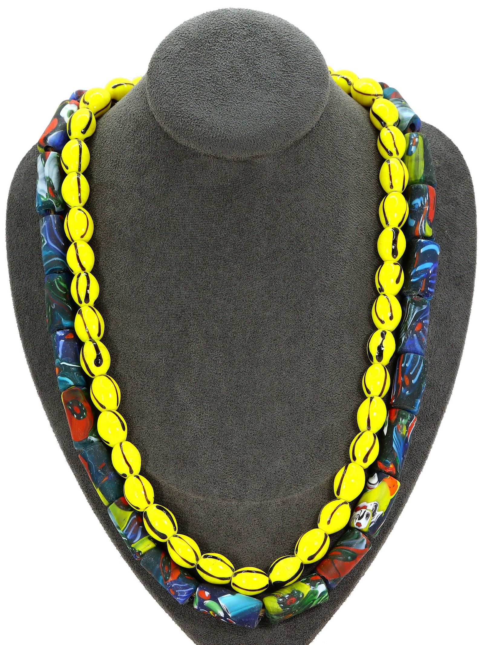 Murano Millefiori Glass Paperweights Venetian Art Glass Beads Necklace: Dimension: 25 13/64 inches Thousand Planet Auction House Season 2 Asian Treasure Hunt Auction, auction including Abstract Oil Painting, Sculptures & Carvings, Statues & Statuettes, Bust Carving, Signe