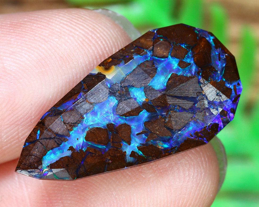 9Ct Natural Loose Australian Koroit Yowah Boulder Opal Faceted: Dimension: 23.3x12.1mm Natural History of Australian Opal & Mineral Auction by Thousand Planet Auction House featuring the beauty of Boulder Opal art in cabochon cutting and rough, well known Australi