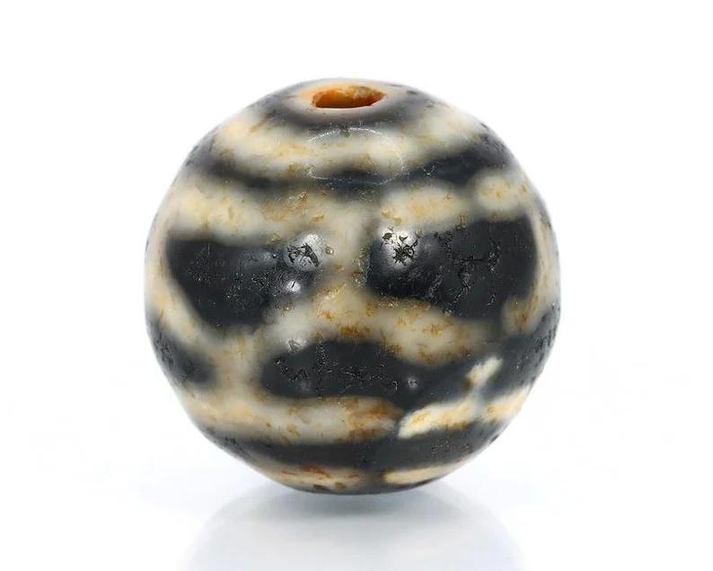 47.5Ct Himalayan Tibetan Etched Black Agate DZi Bead Asian Art Carving (1 of 4)