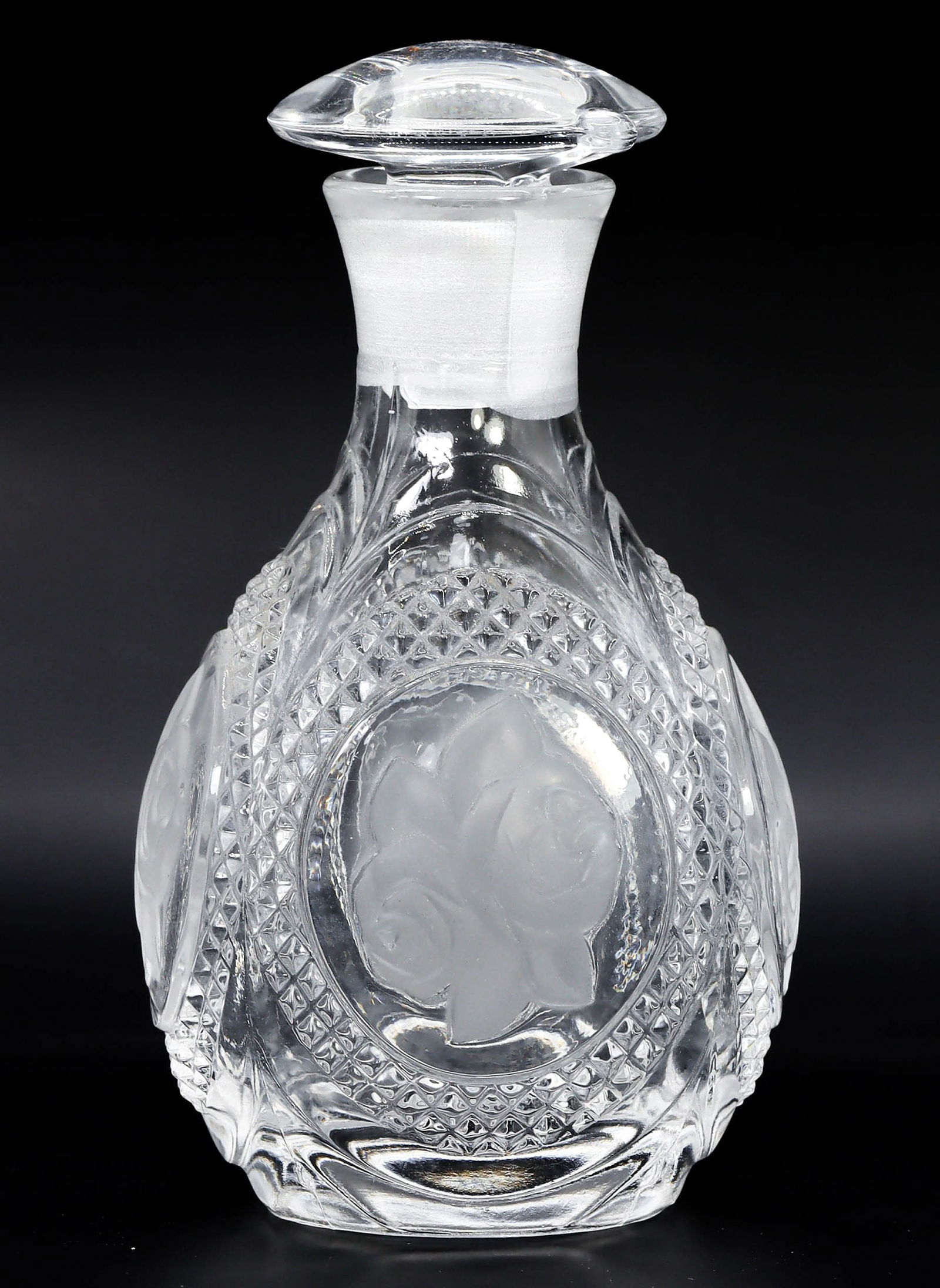 Beautiful Vintage Classical Cut Lead Glass Crystal Decanter with Stopper (1 of 3)