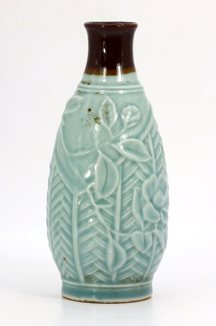 Japanese Artist Signed Osui Tokkuri Sake Bottle (1 of 4)