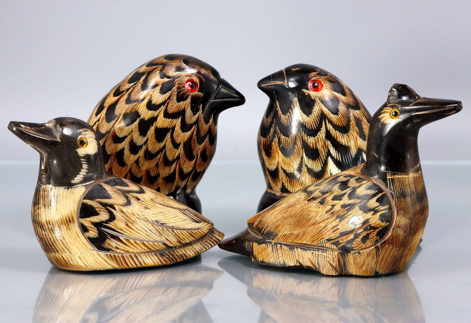 Group of 4 Handmade Ox Horn Carving Birds & Ducks Animal Figurines & Miniatures: 6.8x5.3cm Weight: 268 grams (Before Packing) Thousand Planet Auction House Season 4: Ten2Go August Collection Auction. A bargain hunter's, fixer-upper's, and pack-rat's dream come true! Our Ten2Go "wa