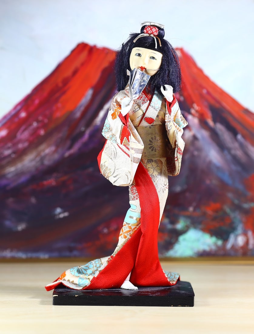 Vintage Classic Style Japanese Traditional Kimono Dancing Geisha Doll (1 of 2)