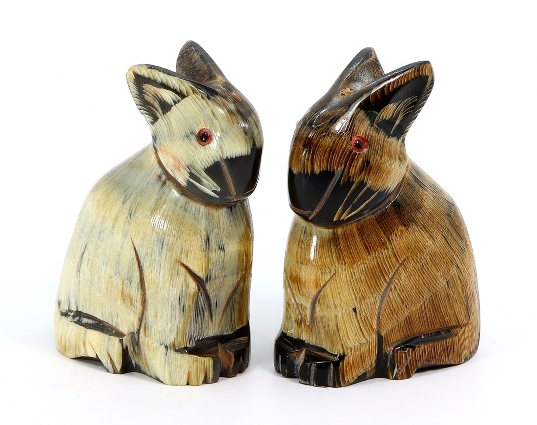 Group of 4 Handmade Ox Horn Carving Elephants & Rabbits Animal Figurines & Miniatures: 5x7.5cm Weight: 260 grams (Before Packing) Thousand Planet Auction House Season 4: Ten2Go August Collection Auction. A bargain hunter's, fixer-upper's, and pack-rat's dream come true! Our Ten2Go "ware