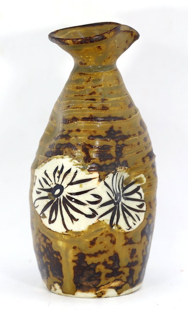 Vintage Japanese Porcelain Kutani Tokkuri Sake Bottle (1 of 4)