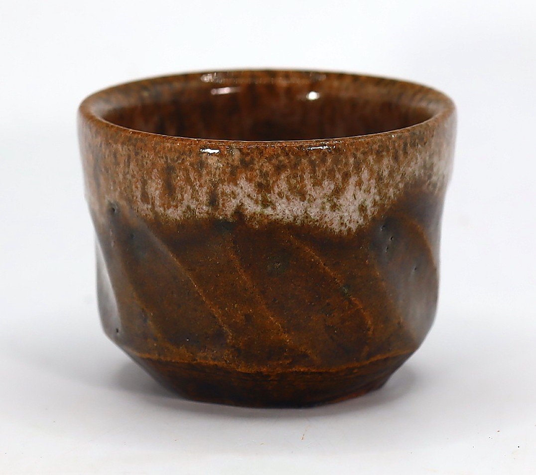 Japanese Artistic Signed Matcha Tea Cup: 4x5.5cm Weight: 56 grams (Before Packing) Thousand Planet Auction House Season 4: Ten2Go August Collection Auction. A bargain hunter's, fixer-upper's, and pack-rat's dream come true! Our Ten2Go "wareh