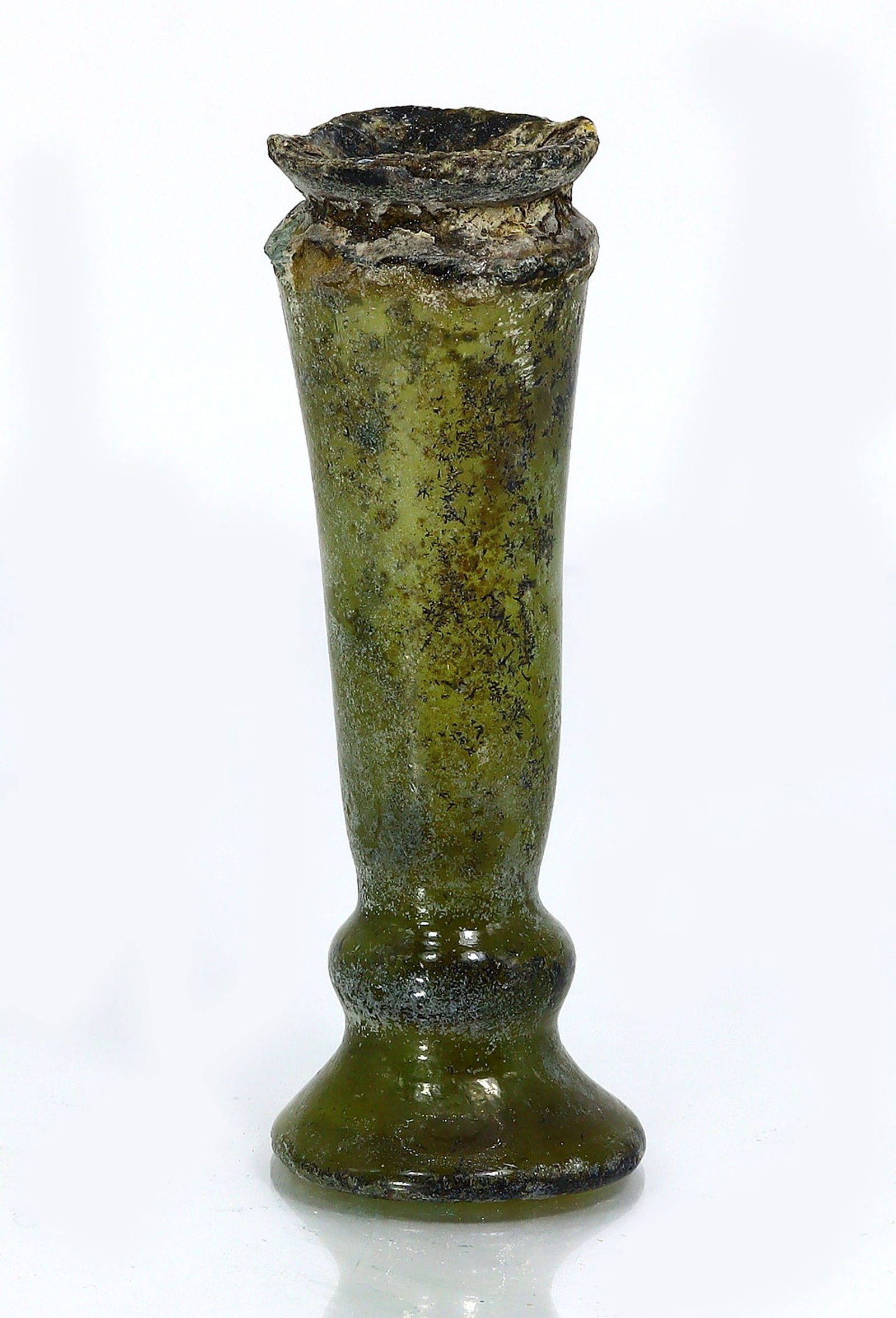 An Ancient Western Asiatic Roman Glass Unguentarium Flask Vessel Art Antique: 3 11/32 inches Weight: 28 grams (Before Packing) Thousand Planet Auction House Season 4: Ten2Go August Collection Auction. A bargain hunter's, fixer-upper's, and pack-rat's dream come true! Our Ten2Go