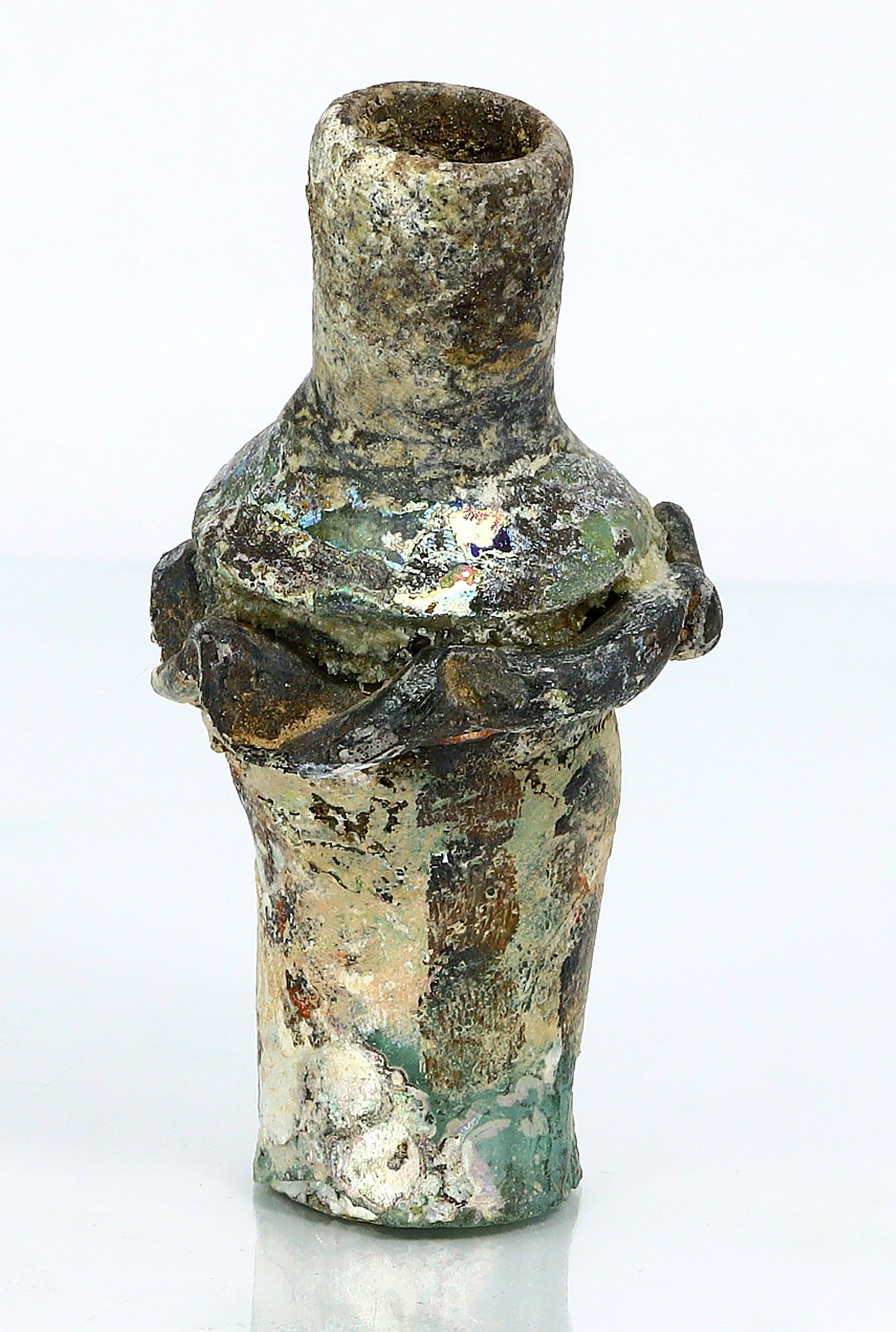 An Ancient Western Asiatic Roman Glass Unguentarium Flask Vessel Art Antique: 3 5/32 inches Weight: 34 grams (Before Packing) Thousand Planet Auction House Season 4: Ten2Go August Collection Auction. A bargain hunter's, fixer-upper's, and pack-rat's dream come true! Our Ten2Go