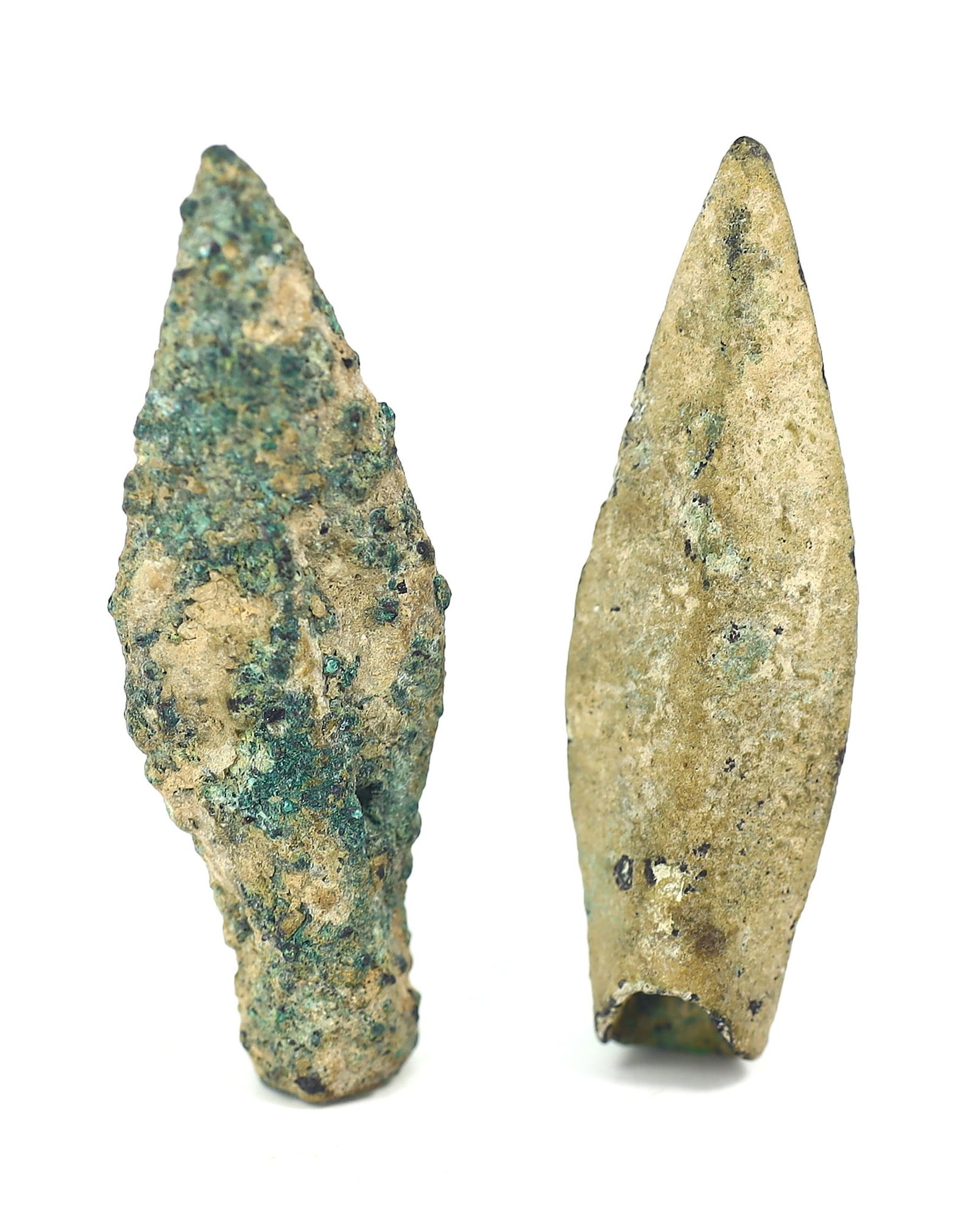 Ancient Roman Bronze Arrow Heads: 38x41cm Weight: 70 grams (Before Packing) Thousand Planet Auction House Season 4: Ten2Go August Collection Auction. A bargain hunter's, fixer-upper's, and pack-rat's dream come true! Our Ten2Go "wareh