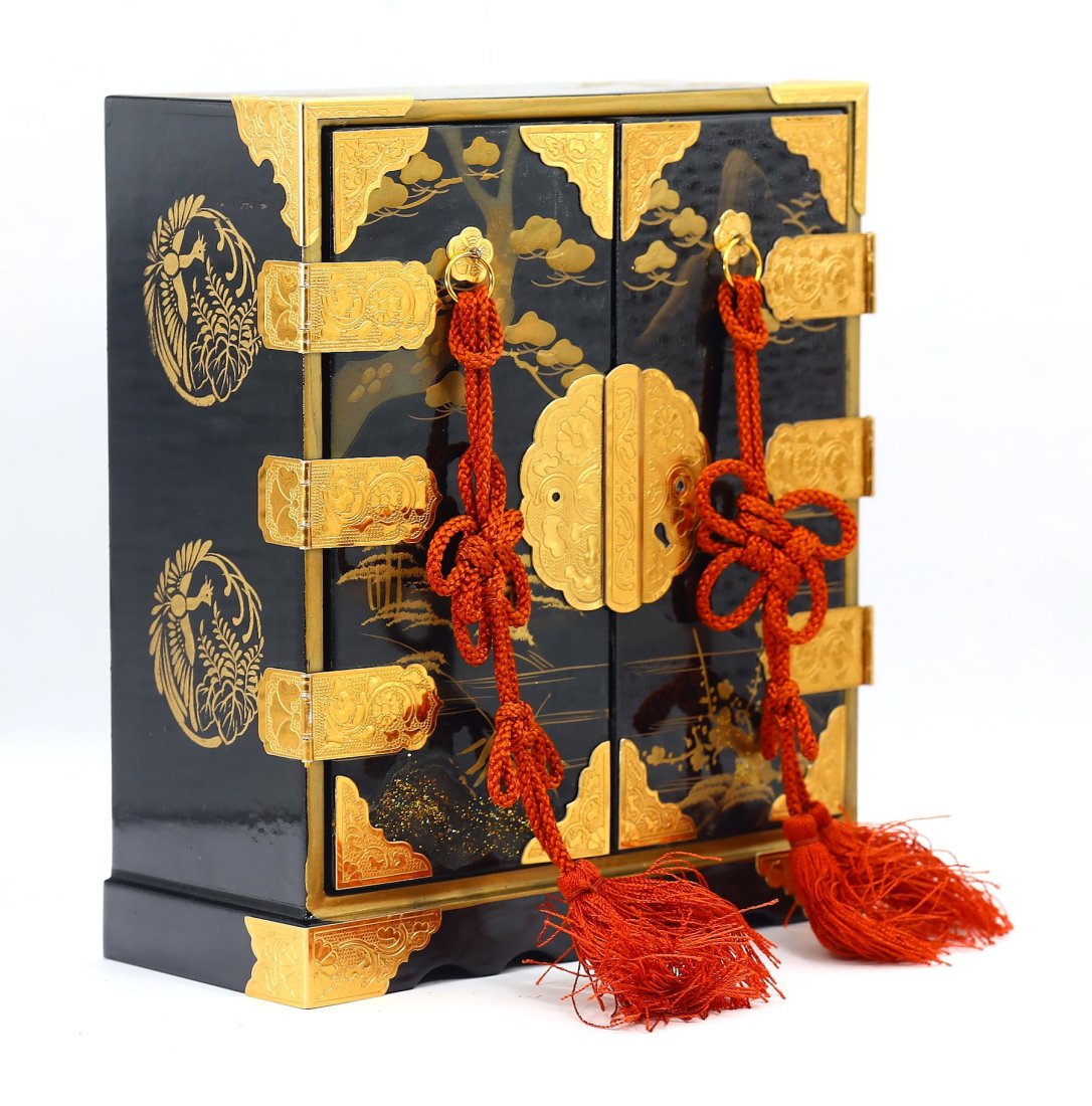 Vintage Japanese Hina Doll Lacquer Chest Girls Day Wood Decoration Makie (1 of 4)