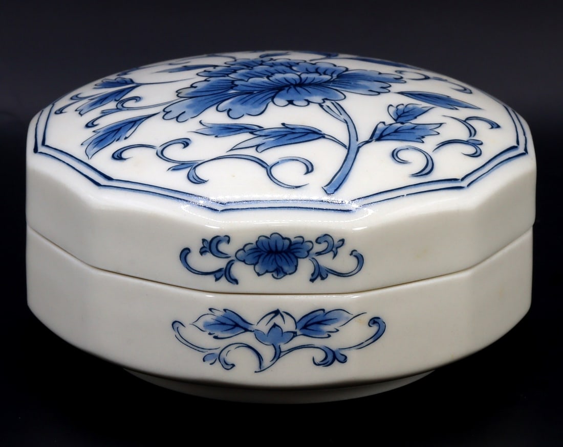 Vintage Japanese Blue and White Porcelain Jewelry Box with Lid (1 of 4)