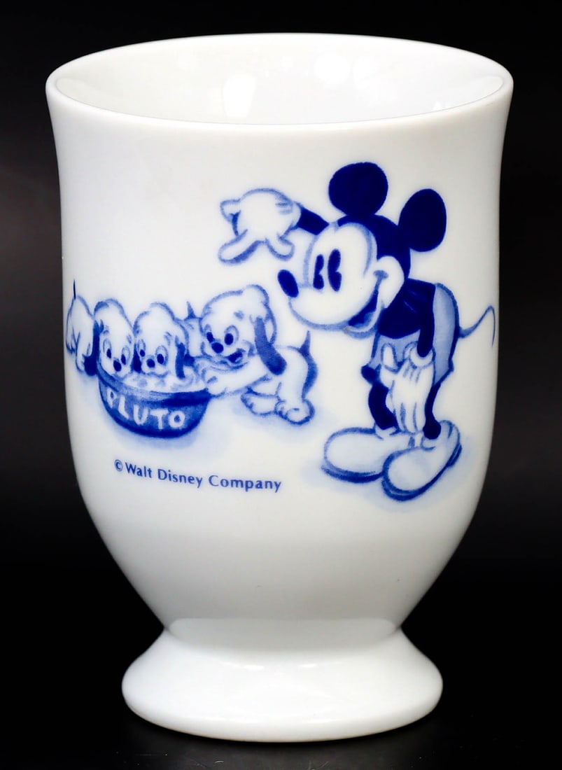 Walt Disney Company Character Mickey Mouse Porcelain Cup: 7.5x10.5cm Weight: 191 grams (Before Packing) Thousand Planet Auction House Season 4: Ten2Go August Collection Auction. A bargain hunter's, fixer-upper's, and pack-rat's dream come true! Our Ten2Go "w