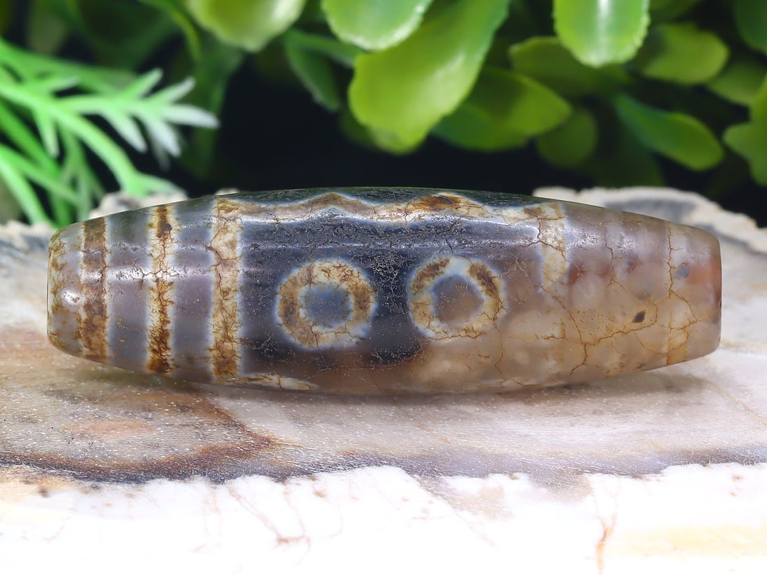 A Chinese Tibetan Etched Agate Chung Eyes dZi Bead (1 of 4)