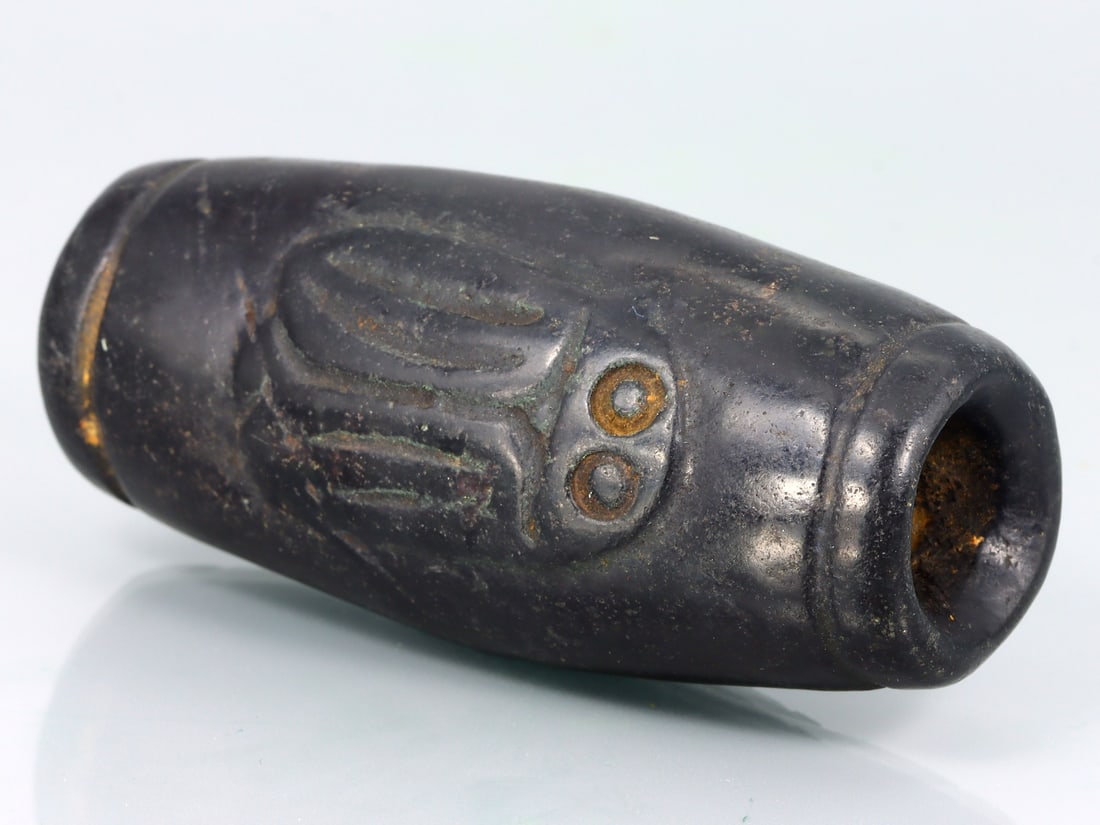 Antique Vintage Old Meteorite Carving Bead: 70.6x30.1mm Weight: 571.4 carat (Before Packing) Thousand Planet Auction House Season 5: Ten2Go Antique Beads Collection Auction. A bargain hunter's, fixer-upper's, and pack-rat's dream come true! Our