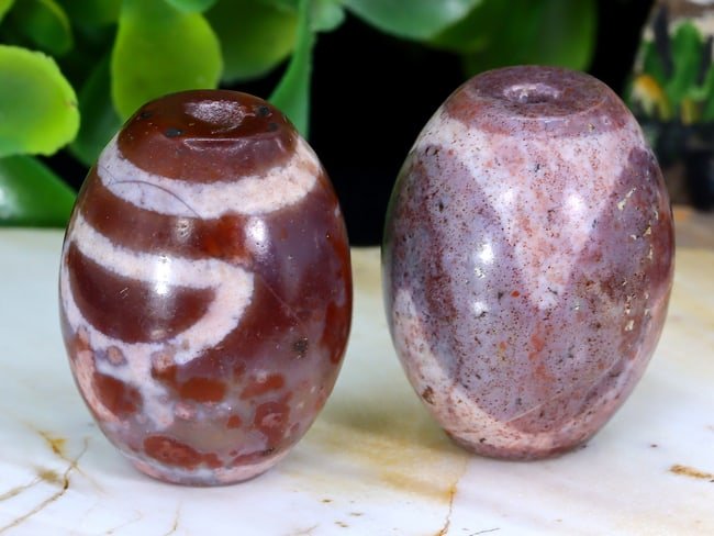 Antique Vintage Old Tibetan Pyu Striped Agate Carnelian Bead: 19.2x15.6mm Weight: 65 carat (Before Packing) Thousand Planet Auction House Season 5: Ten2Go Antique Beads Collection Auction. A bargain hunter's, fixer-upper's, and pack-rat's dream come true! Our Te