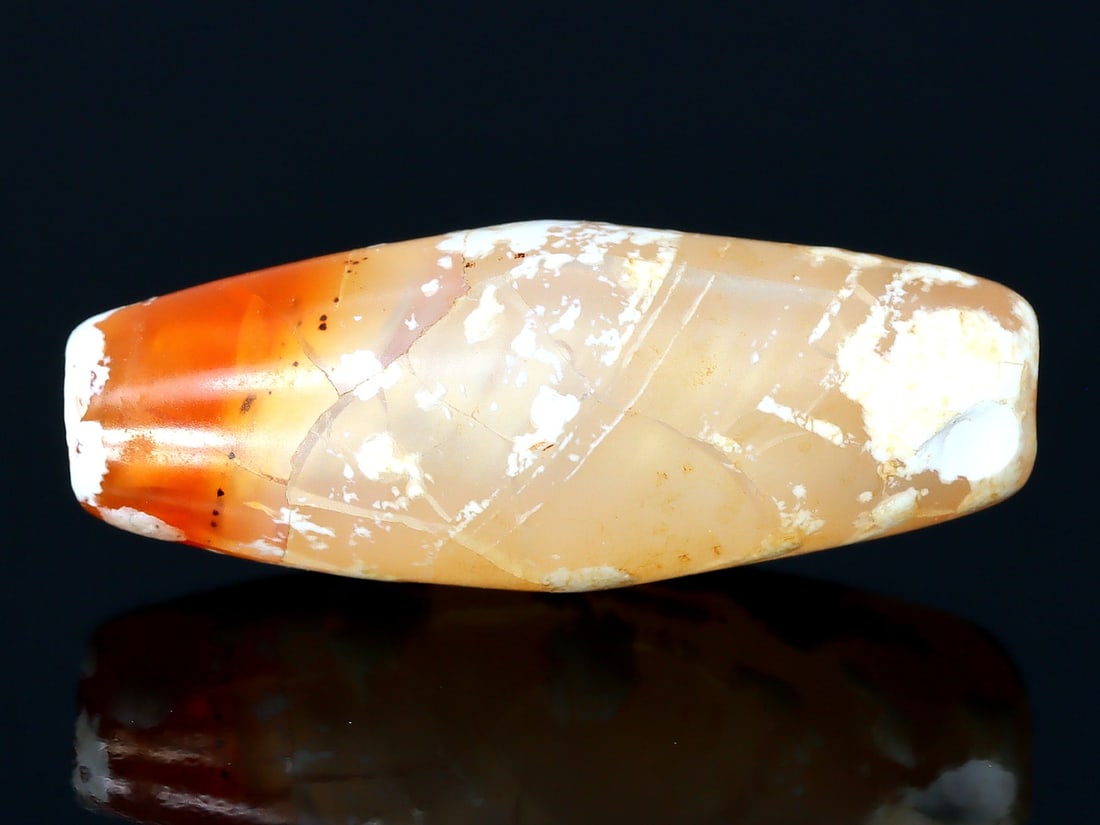 Antique Vintage Old Agate Carnelian Bead: 20.8x8mm Weight: 7.5 carat (Before Packing) Thousand Planet Auction House Season 5: Ten2Go Antique Beads Collection Auction. A bargain hunter's, fixer-upper's, and pack-rat's dream come true! Our Ten2