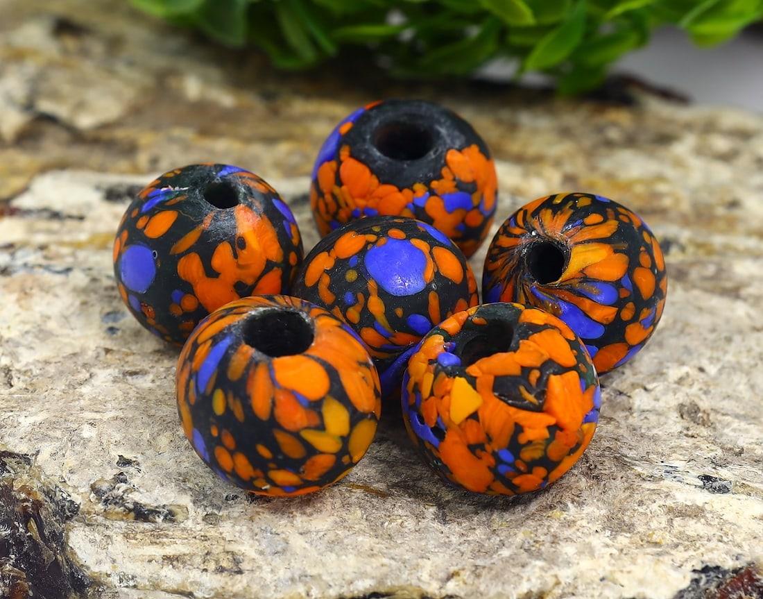 Collection of Lampwork Glass Bead Art Glass Paperweight: 21.3x18.5mm Weight: 58.4 grams (Before Packing) Thousand Planet Auction House Season 5: Ten2Go Antique Beads Collection Auction. A bargain hunter's, fixer-upper's, and pack-rat's dream come true! Our
