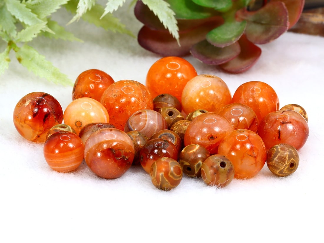 Ancient Himaiayan Ball Shaped Carnelian Beads Collection: 13.9x13.4mm Weight: 46.3 gaems (Before Packing) Thousand Planet Auction House Season 5: Ten2Go Antique Beads Collection Auction. A bargain hunter's, fixer-upper's, and pack-rat's dream come true! Our