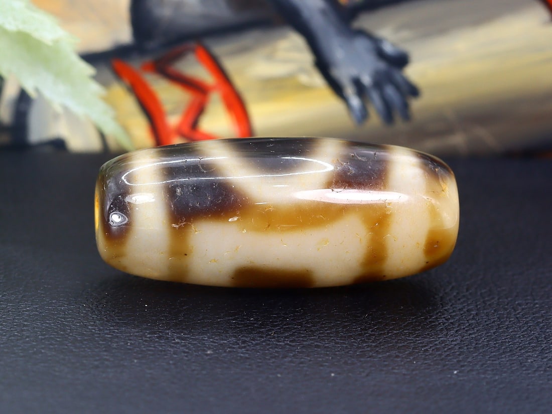 Chinese Tibetan Agate dZi Bead Asian Art Carving (1 of 3)
