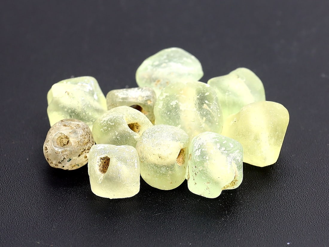 Ancient Glass Beads from The Late Berenike Harbor Temenos Ancient Egyptian Beads: 10.9x8.8mm Weight: 9.7 gaems (Before Packing) Thousand Planet Auction House Season 5: Ten2Go Antique Beads Collection Auction. A bargain hunter's, fixer-upper's, and pack-rat's dream come true! Our Te