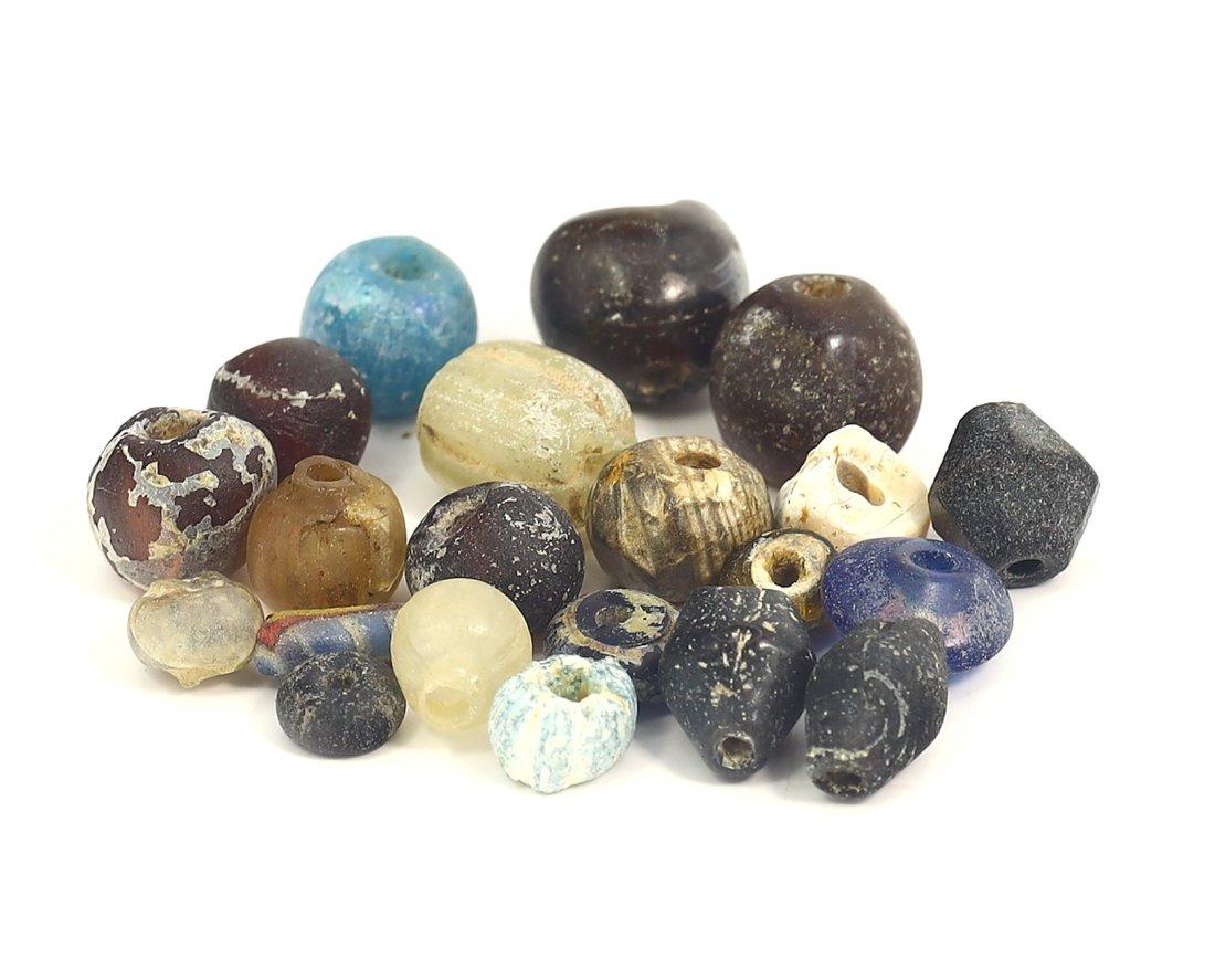 Ancient Glass Beads from The Late Berenike Harbor Temenos Ancient Egyptian Beads: 9.5x9.1mm Weight: 8.5 gaems (Before Packing) Thousand Planet Auction House Season 5: Ten2Go Antique Beads Collection Auction. A bargain hunter's, fixer-upper's, and pack-rat's dream come true! Our Ten