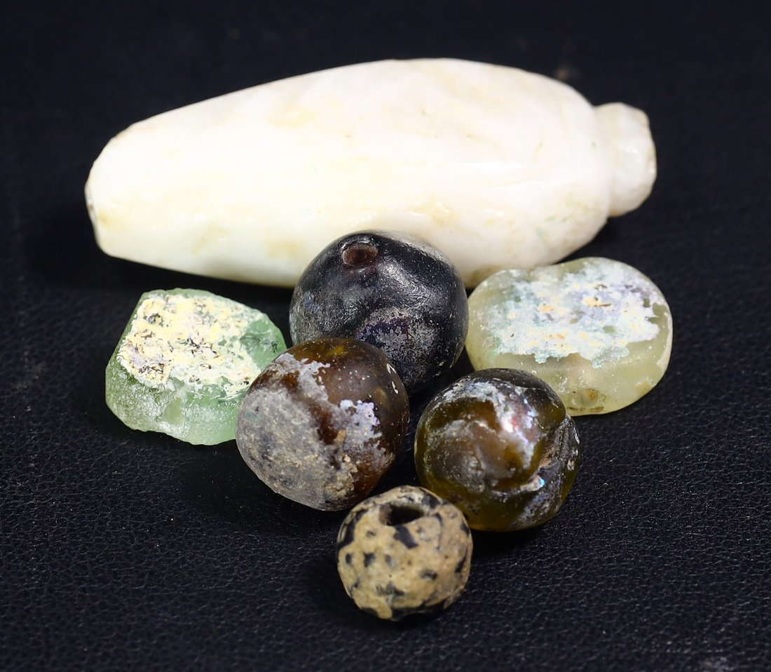Ancient Glass Beads from The Late Berenike Harbor Temenos Ancient Egyptian Beads: 39.8x17.7mm Weight: 20.6 gaems (Before Packing) Thousand Planet Auction House Season 5: Ten2Go Antique Beads Collection Auction. A bargain hunter's, fixer-upper's, and pack-rat's dream come true! Our 