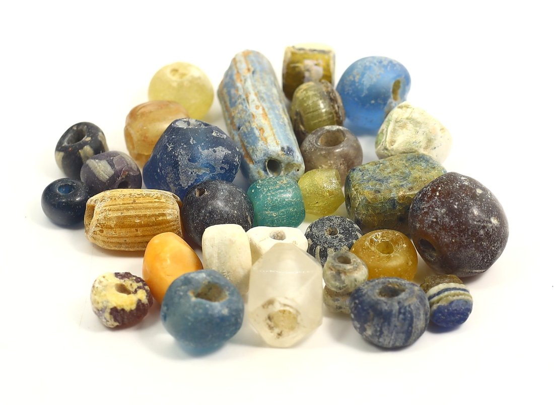 Ancient Glass Beads from The Late Berenike Harbor Temenos Ancient Egyptian Beads: 16.8x6.4mm Weight: 11.2 gaems (Before Packing) Thousand Planet Auction House Season 5: Ten2Go Antique Beads Collection Auction. A bargain hunter's, fixer-upper's, and pack-rat's dream come true! Our T