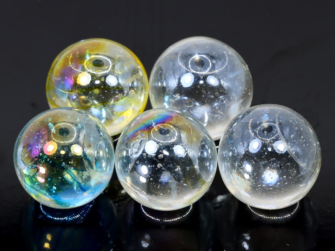 Vintage Japanese Glass Marble 17mm Aurora Swirl Glas Ball Marble: 17x17mm Weight: 150 carat (Before Packing) Thousand Planet Auction House Season 5: Ten2Go Antique Beads Collection Auction. A bargain hunter's, fixer-upper's, and pack-rat's dream come true! Our Ten2G