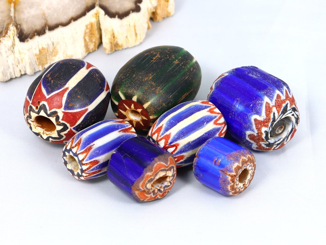 Collection of Lampwork Glass Bead Art Glass Paperweight: 24.7x19.2mm Weight: 58 gaems (Before Packing) Thousand Planet Auction House Season 5: Ten2Go Antique Beads Collection Auction. A bargain hunter's, fixer-upper's, and pack-rat's dream come true! Our Te