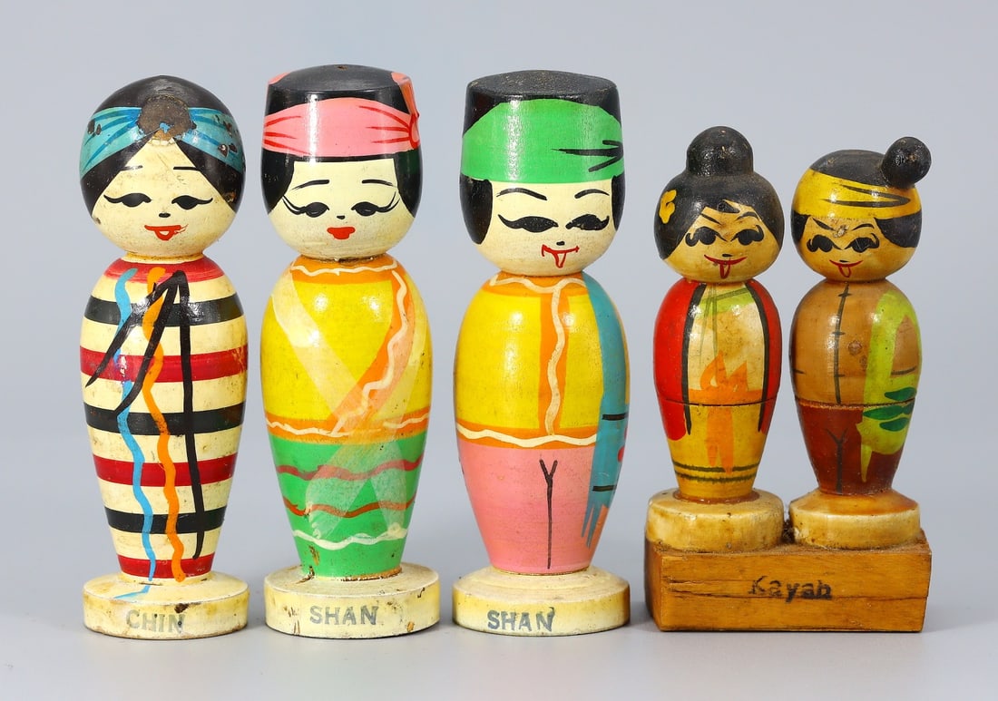 Collection of Vintage Bobble Heads Padaung Kayan Burma Myanmar: 7x2cm Weight: 47.4 grams (Before Packing) Featuring property of local collections include Europe & Oriental antiques and decorative arts. A truly bargain hunter's, fixer-upper's, and pack-rat's dream 