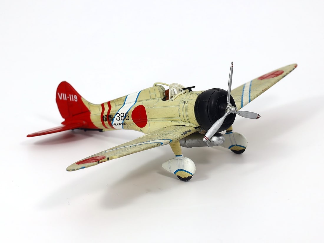 Vintage World War II Cast Iron AXIS Japanese Military Aircraft Toy Airplane Model: 13x9cm Weight: 48 grams (Before Packing) Featuring property of local collections include Europe & Oriental antiques and decorative arts. A truly bargain hunter's, fixer-upper's, and pack-rat's dream c