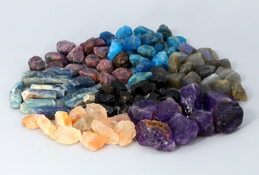 Assorted Rough of Sunstone Apatite Iolite Ruby Tourmaline Amethyst Ladbradorite: 10mm-29mm Weight: 163 grams (Before Packing) Featuring property of local collections include Europe & Oriental antiques and decorative arts. A truly bargain hunter's, fixer-upper's, and pack-rat's dre
