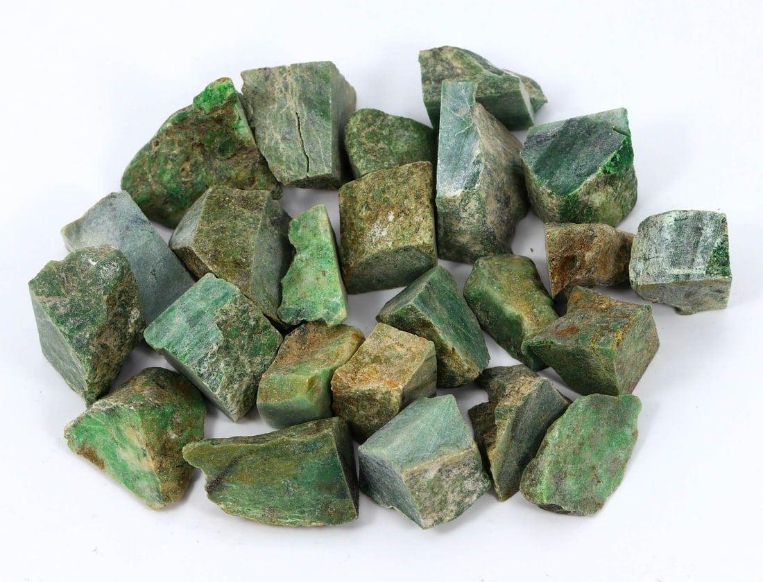 Natural Maw Sit Sit Green Jade Rough Lot: 24x14cm Weight: 93 grams (Before Packing) Featuring property of local collections include Europe & Oriental antiques and decorative arts. A truly bargain hunter's, fixer-upper's, and pack-rat's dream 