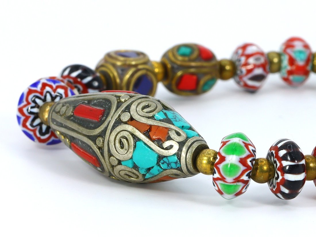 Vintage Himalayan Tibetan Bohemian Style Vintage Chevron & Tibetan Brass Beads Beaded Bracelet: Length: 3.5" inches Size 31mm-4mm Weight: 24.8 grams (Before Packing) Featuring property of local collections include Europe & Oriental antiques and decorative arts. A truly bargain hunter's, fixer-up