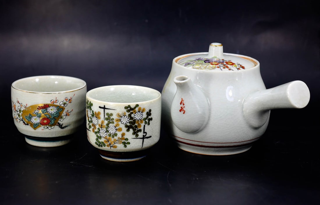 Set of 3 Vintage Signed Japanese Porcelain Tea Bowls Matcha Tea Cups and Tea Pot (1 of 4)