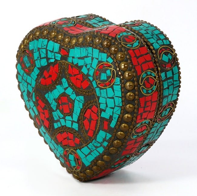 Vintage Tibetan Turquoise Blue & Coral Red Chips Inlaid Brass Trinket Jewelry Box (1 of 6)