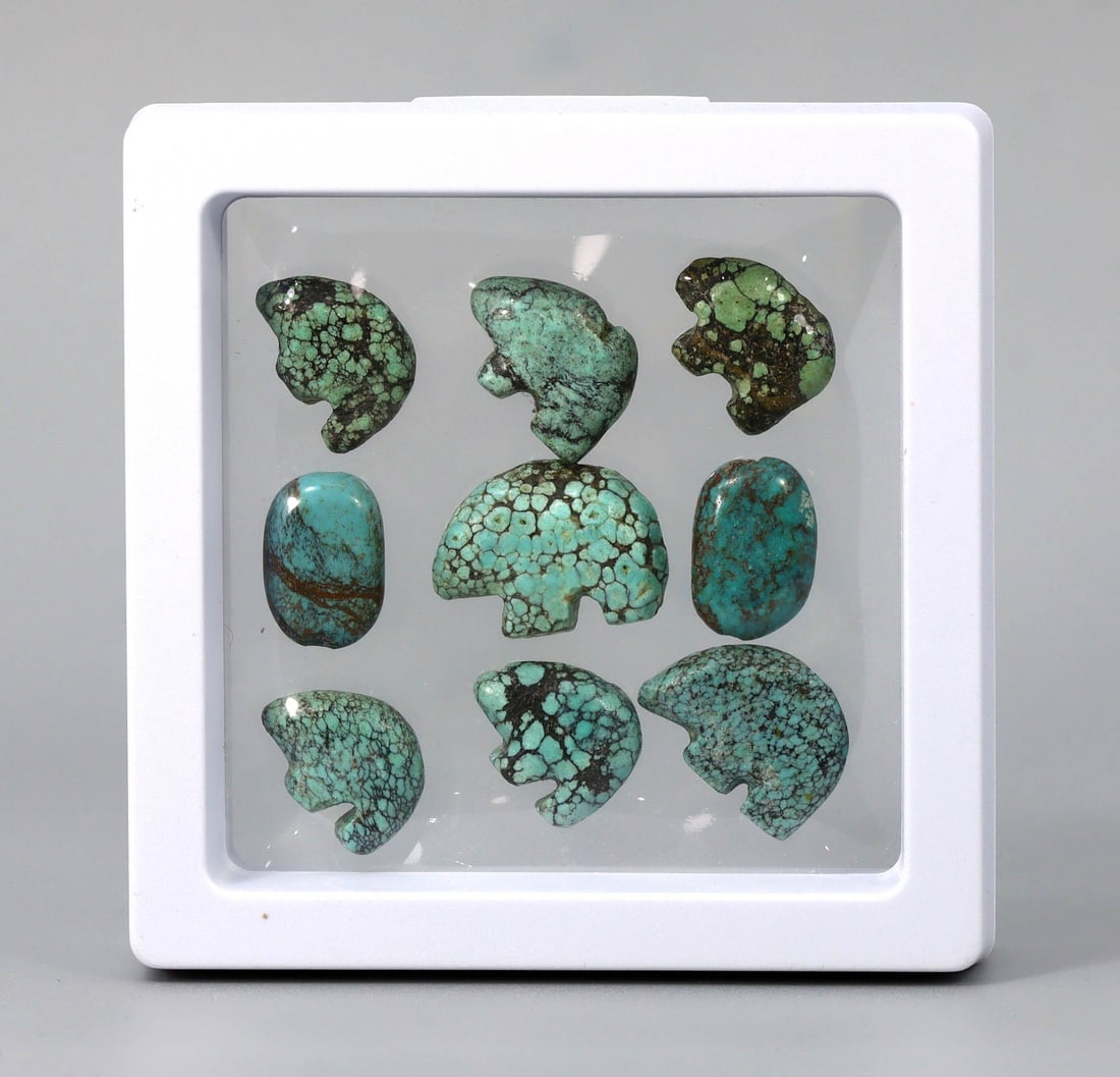 Collection of Antique Himalayan Tibetan Chinese Turquoise Bead: 7x7cm Weight: 38.7 grams (Before Packing) A bargain hunter's, fixer-upper's, and pack-rat's dream come true! Our Ten2Go "warehouse" style auction presents over thousand lots in a fast-paced old-style 