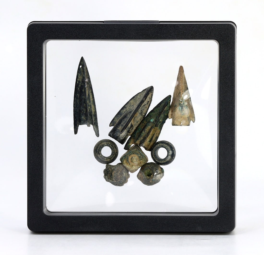 Collection of Ancient Roman Greek Bronze Arrowheads & Bronze Beads (1 of 2)