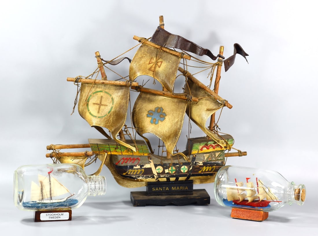 3 Vintage Ship in Bottle & Model Wooden Ship Santa Maria (1 of 3)