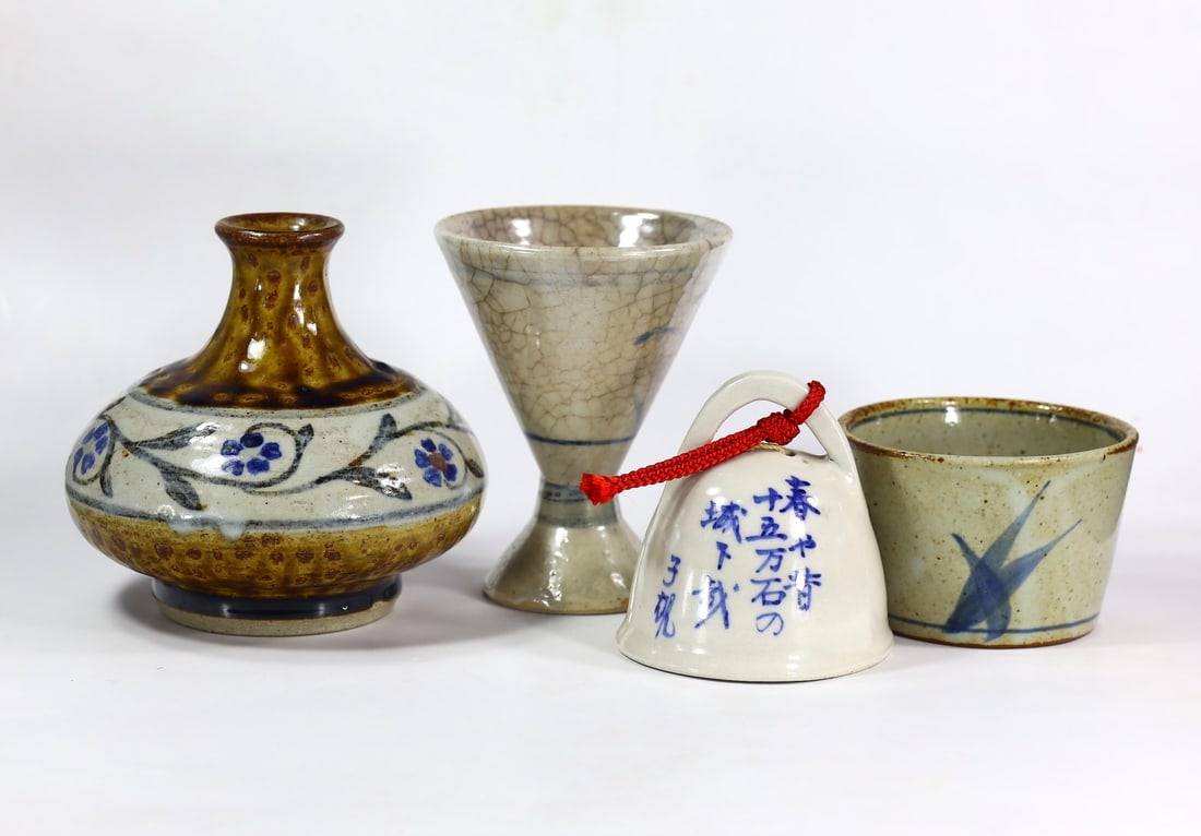 Collection of 4 Japanese Ceramix Cup Flasks & Bell: 11x10.5cm Weight: 727 grams (Before Packing) A bargain hunter's, fixer-upper's, and pack-rat's dream come true! Our Ten2Go "warehouse" style auction presents over thousand lots in a fast-paced old-sty